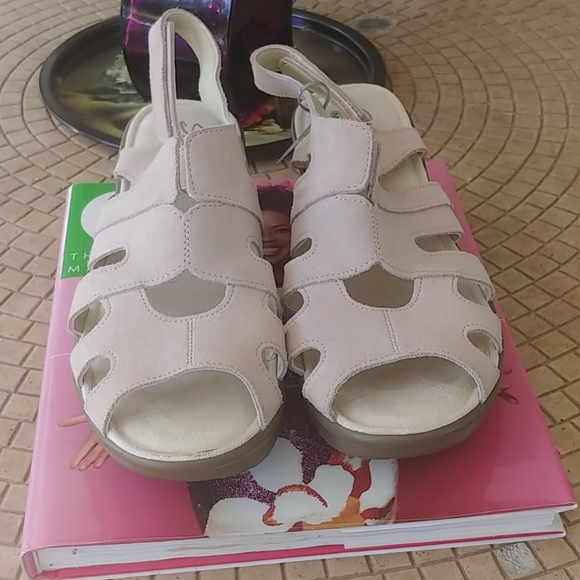 SKECHERS MEMORY FOAM - Picture 2 of 8